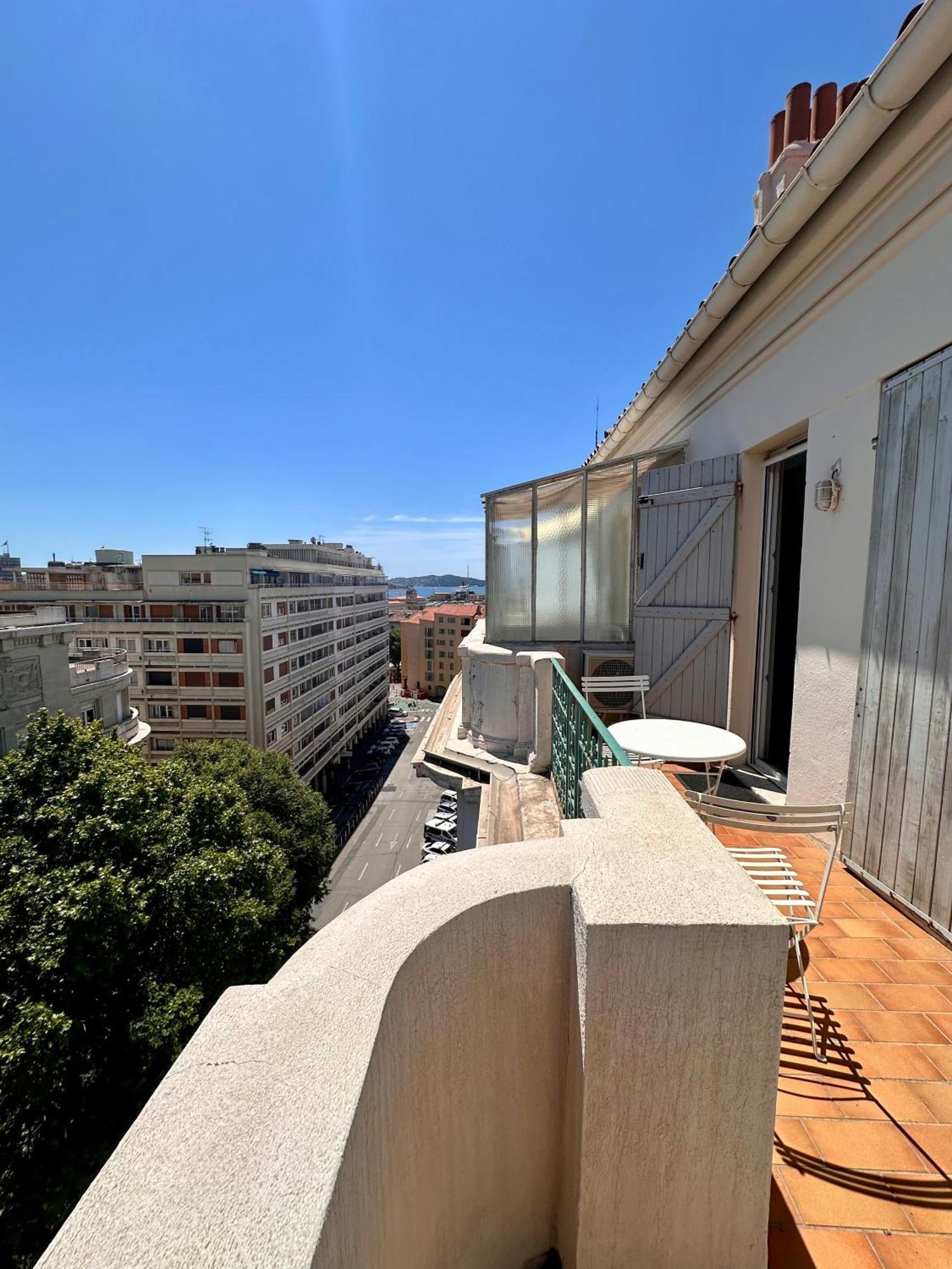 Les Terrasses, Charme Et Authenticite En Hyper Centre De Toulon, Ideal Pour Un Sejour Romantique Ou Une Escapade Urbaine Exterior foto